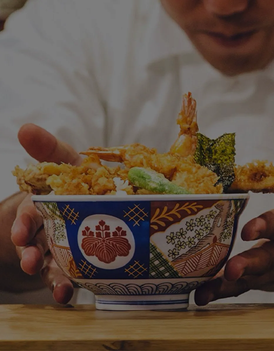 Kaneko Hannosuke's signature Edomae tendon in its crested bowl
